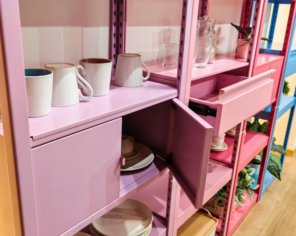 Boltless shelving with modular design