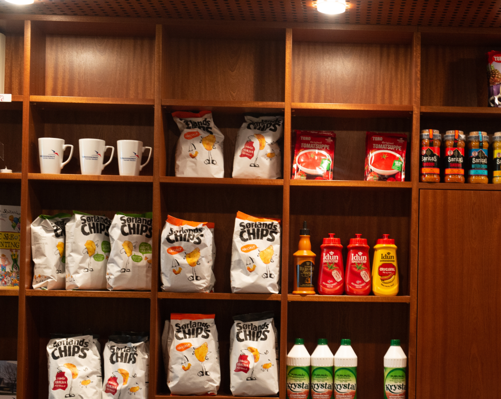 Traditional fixed store shelving