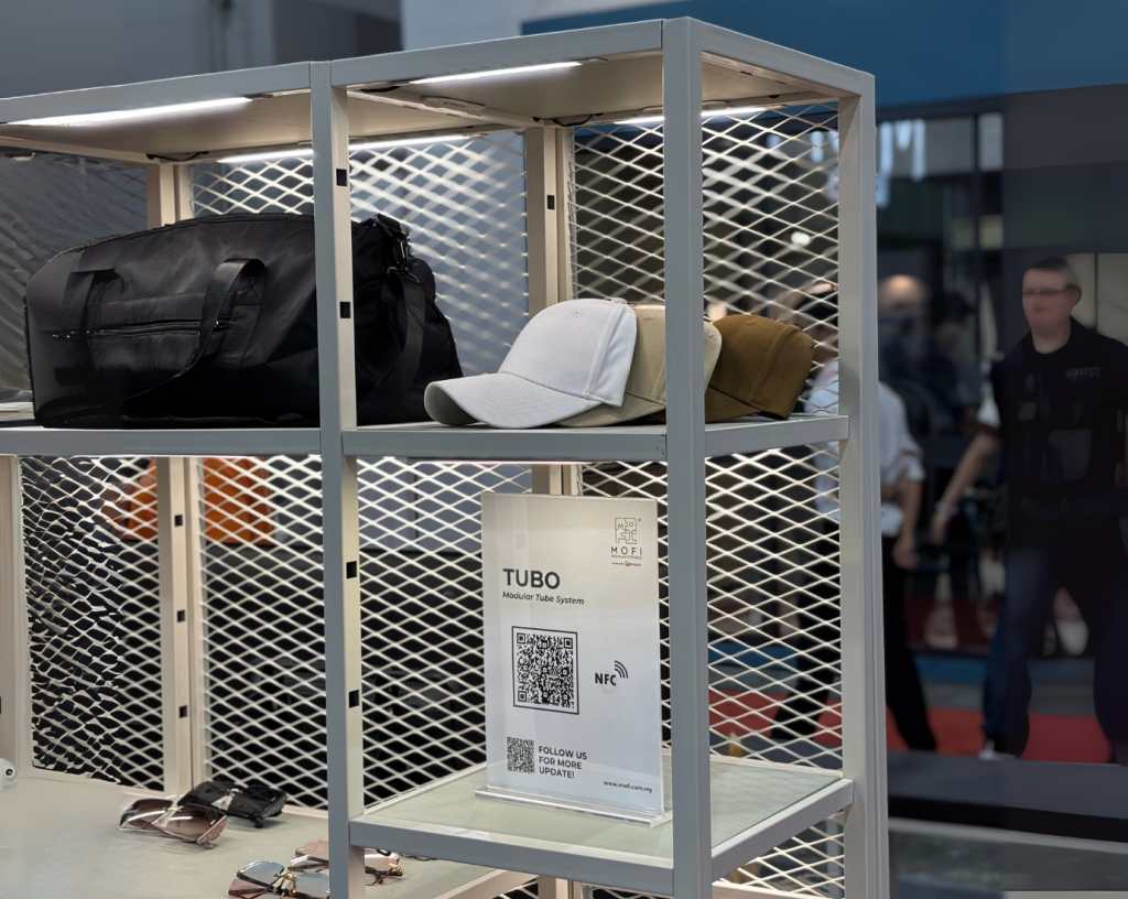 TUBO system with integrated power lighting